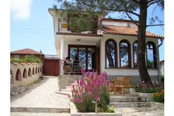 Bulgaria Chata Velika, Exterior